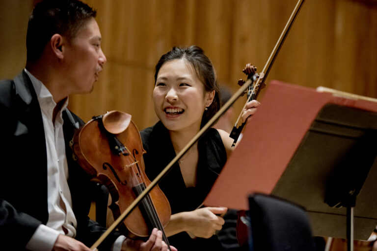 Philharmonia Soong Choo & Eunsley Park, 1st violinis_300519_6892_credit Camilla Greenwell (1)
